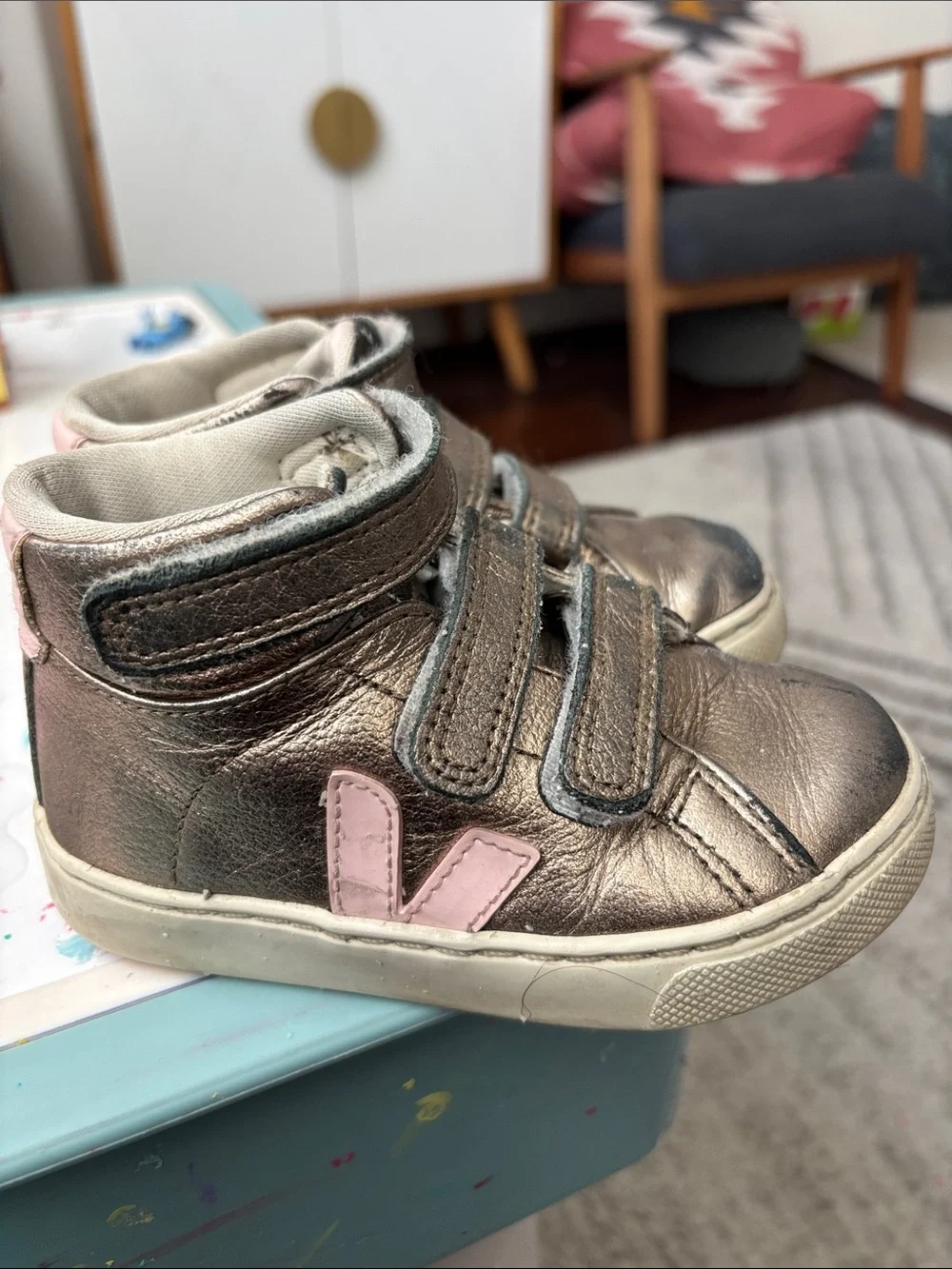 Veja Metallic Bronze Kids High-Top Sneakers with Pink Accent 8.5 toddler